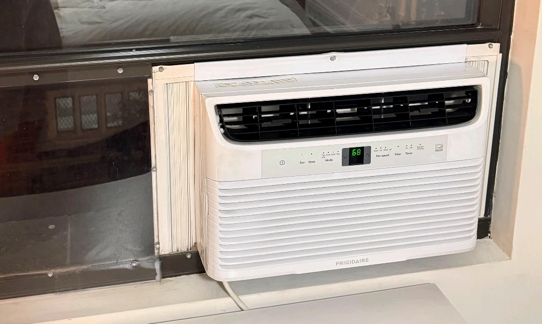 3 Frigidaire window ac units. Good condition