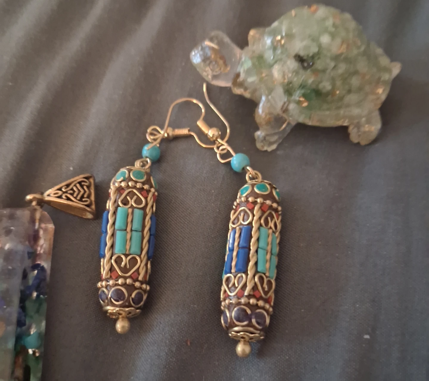 Handmade Resin Pendant and Earrings Set with Turtle Figurine - photo 3
