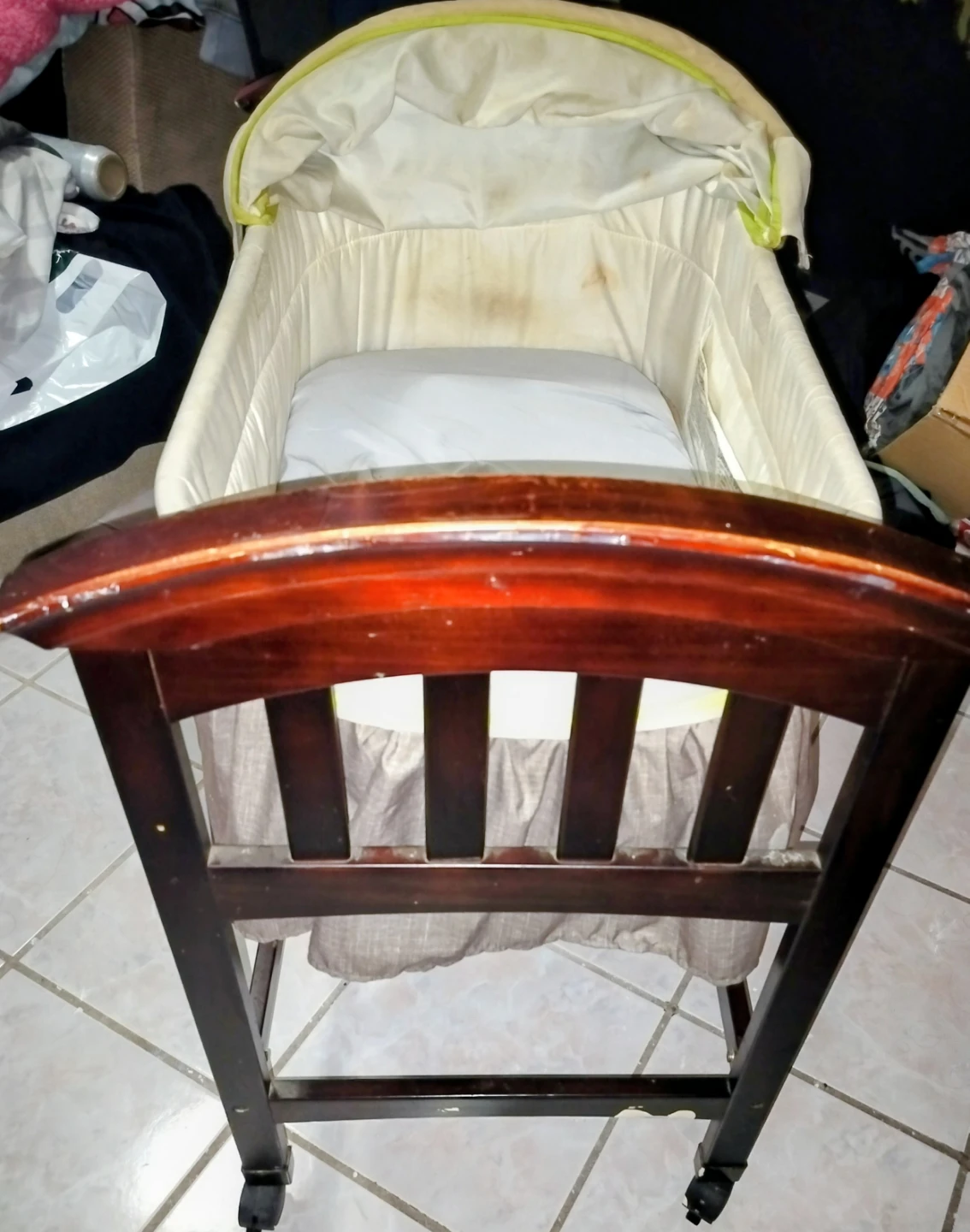 Bassinet with Canopy and Storage - photo 5