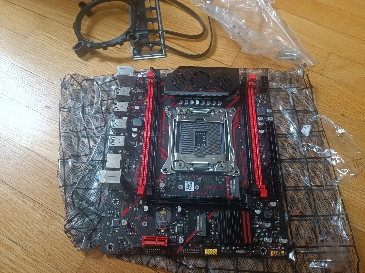 NNHUNYI X99 Motherboard TPM 2.0 LGA 2011-3 DDR4 NVME M.2