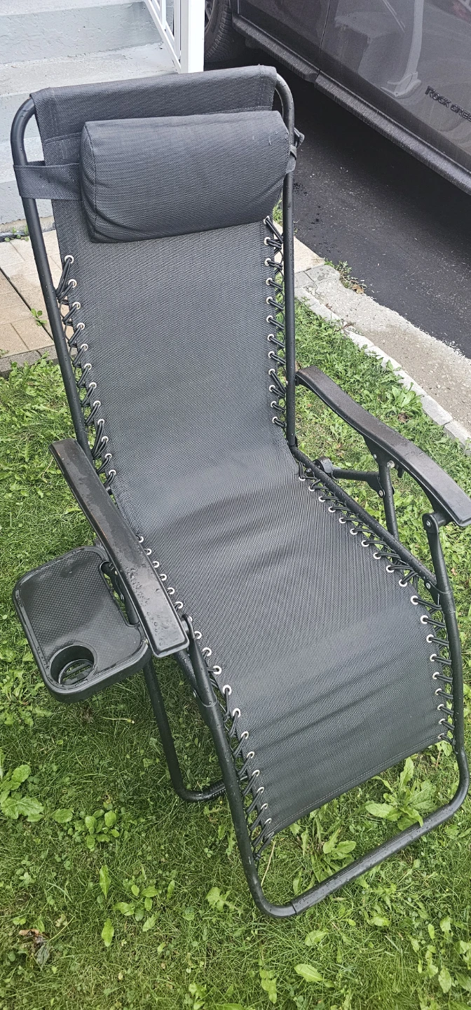 Black Zero Gravity Chair with Tray