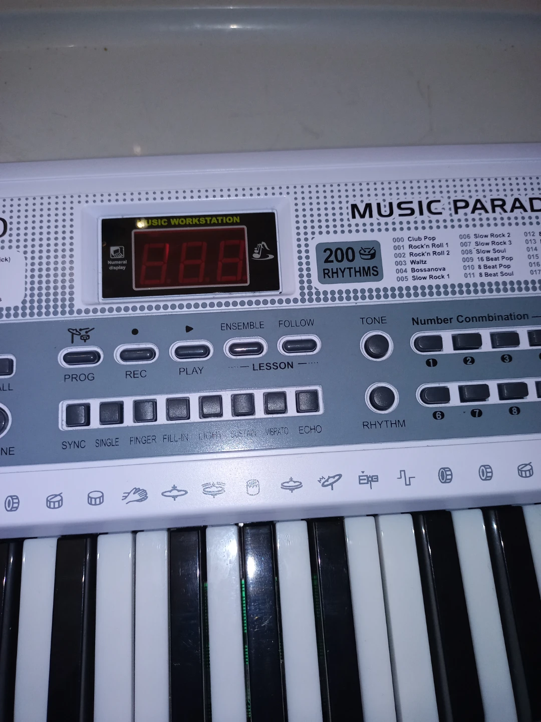 Funtaki 61 Key Electronic Keyboard - Mod# FUN-6113K - photo 3