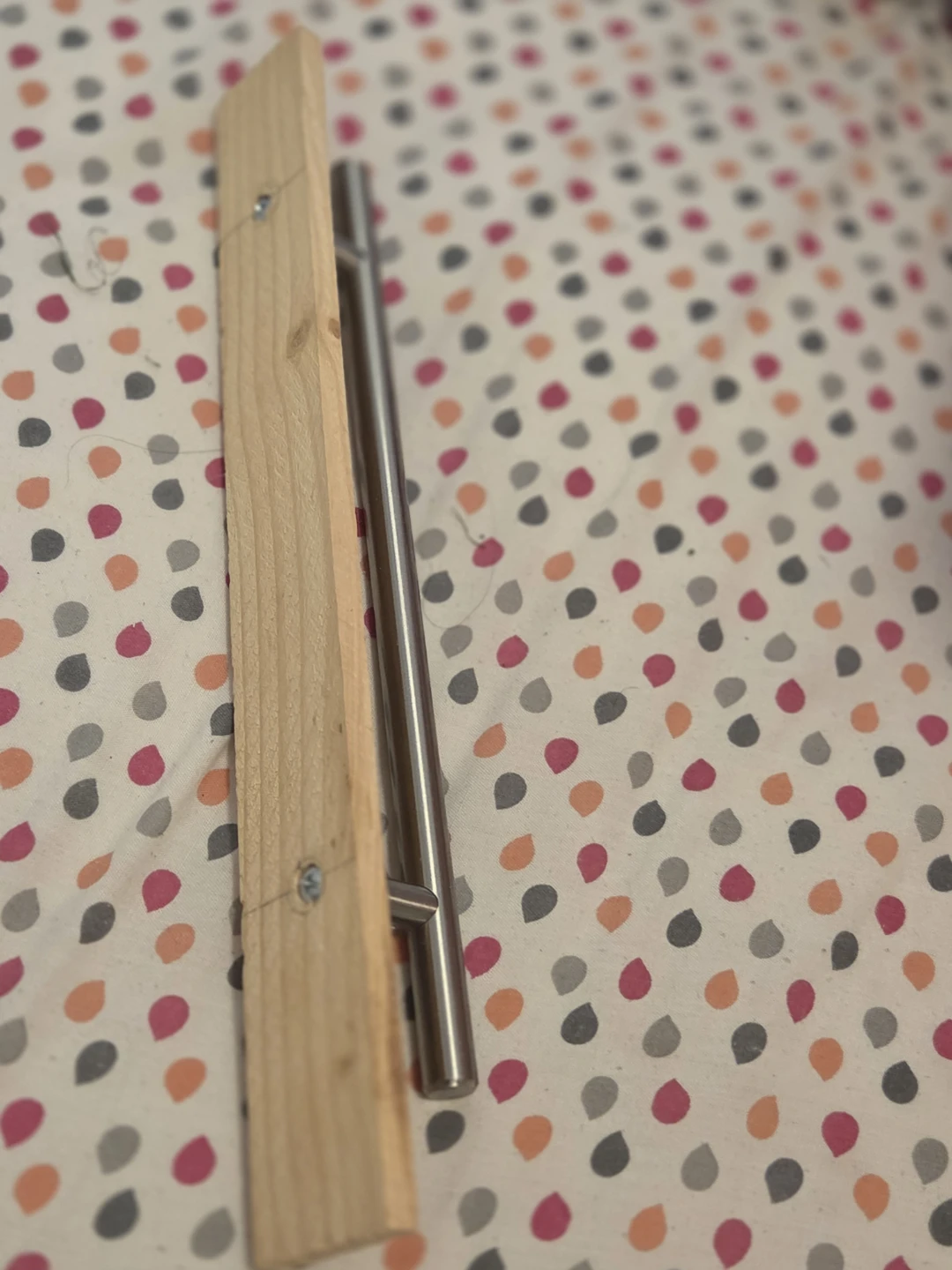 Wooden fingerboard ramp with metal rail - photo 4
