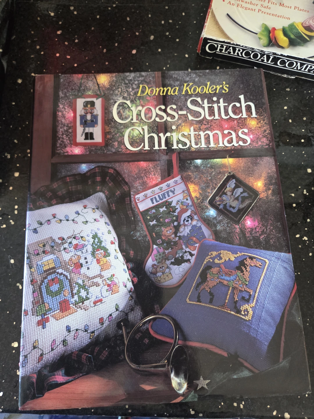 Donna Kooler's Cross-Stitch Christmas Book