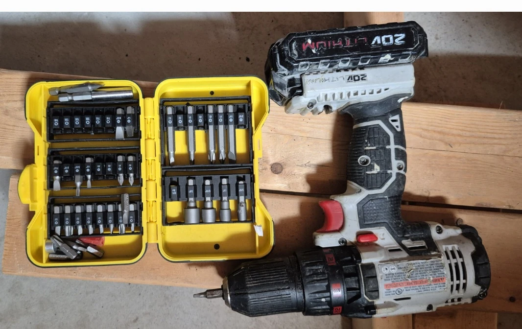 20V Lithium Cordless Drill with Bit Set