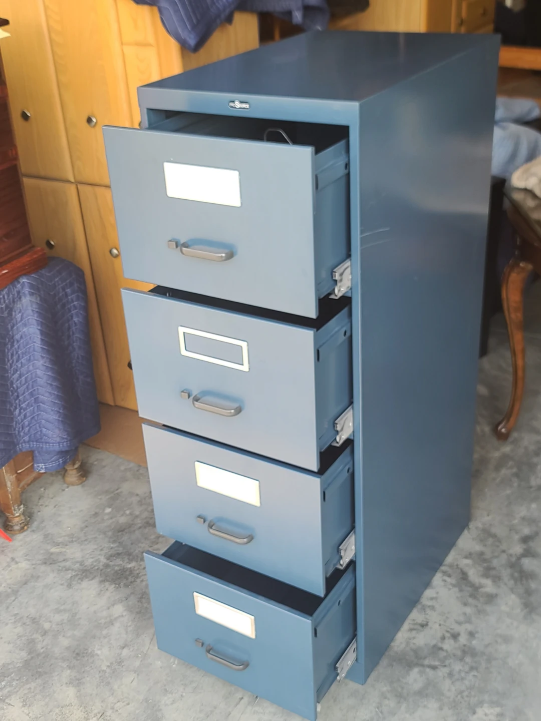 PRO-SOURCE 4-Drawer Filing Cabinet - photo 3