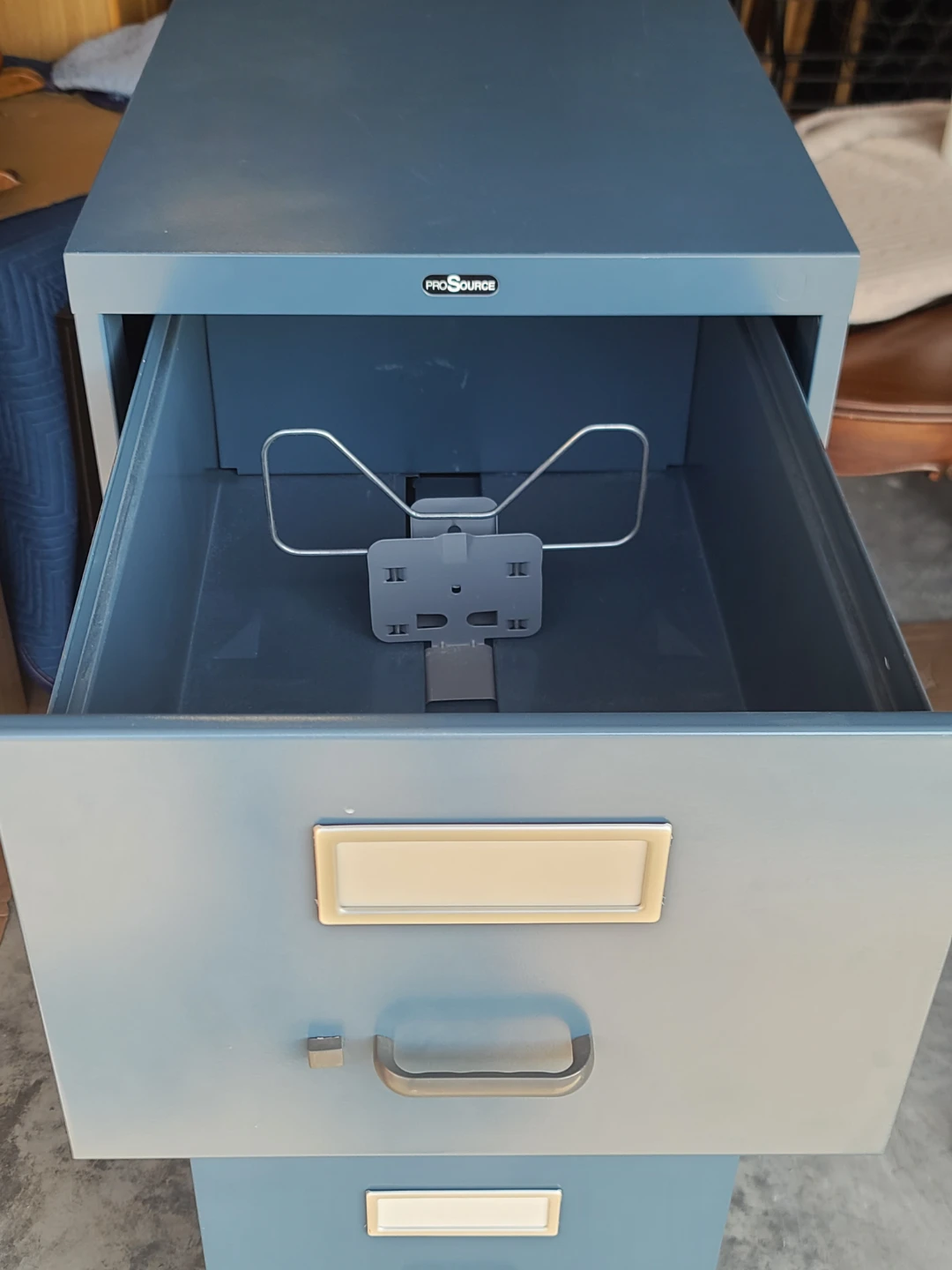PRO-SOURCE 4-Drawer Filing Cabinet - photo 4
