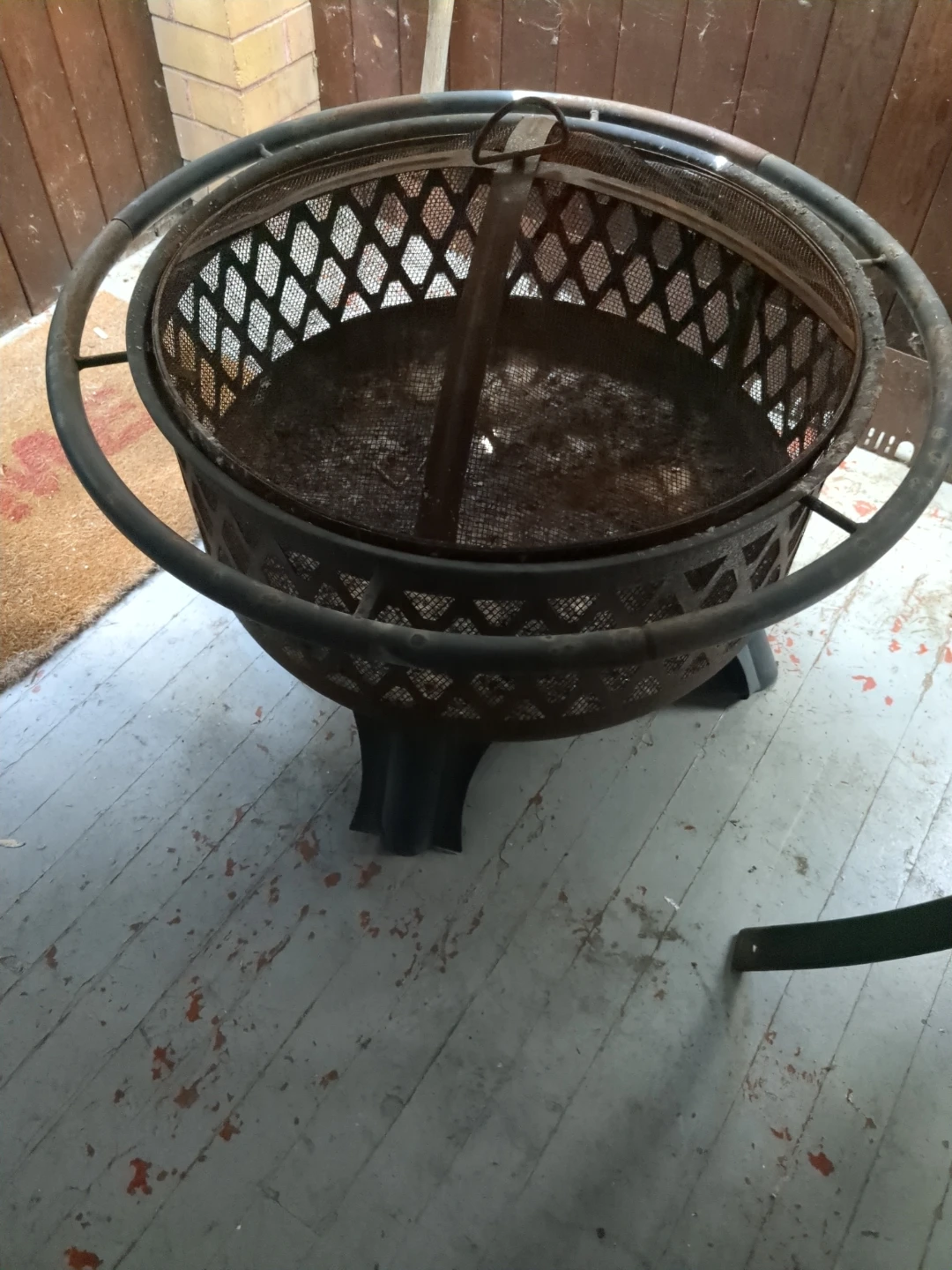 Outdoor 24" Steel Firepit With Lid - photo 2
