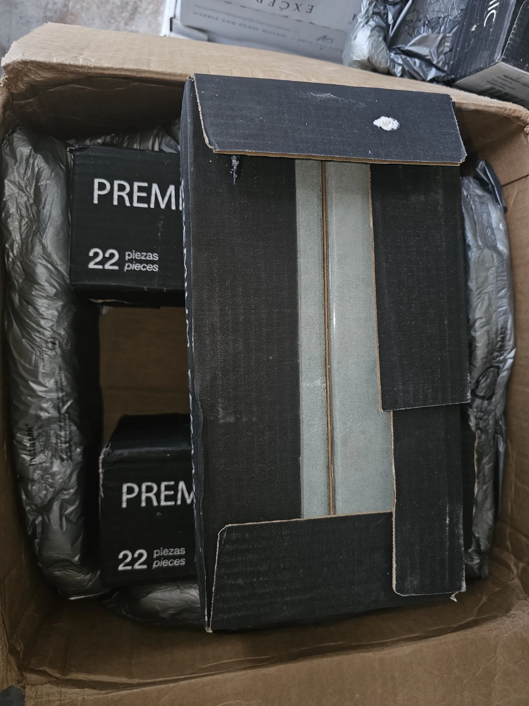 Premium Ceramic Tiles - 22 Pieces - photo 2
