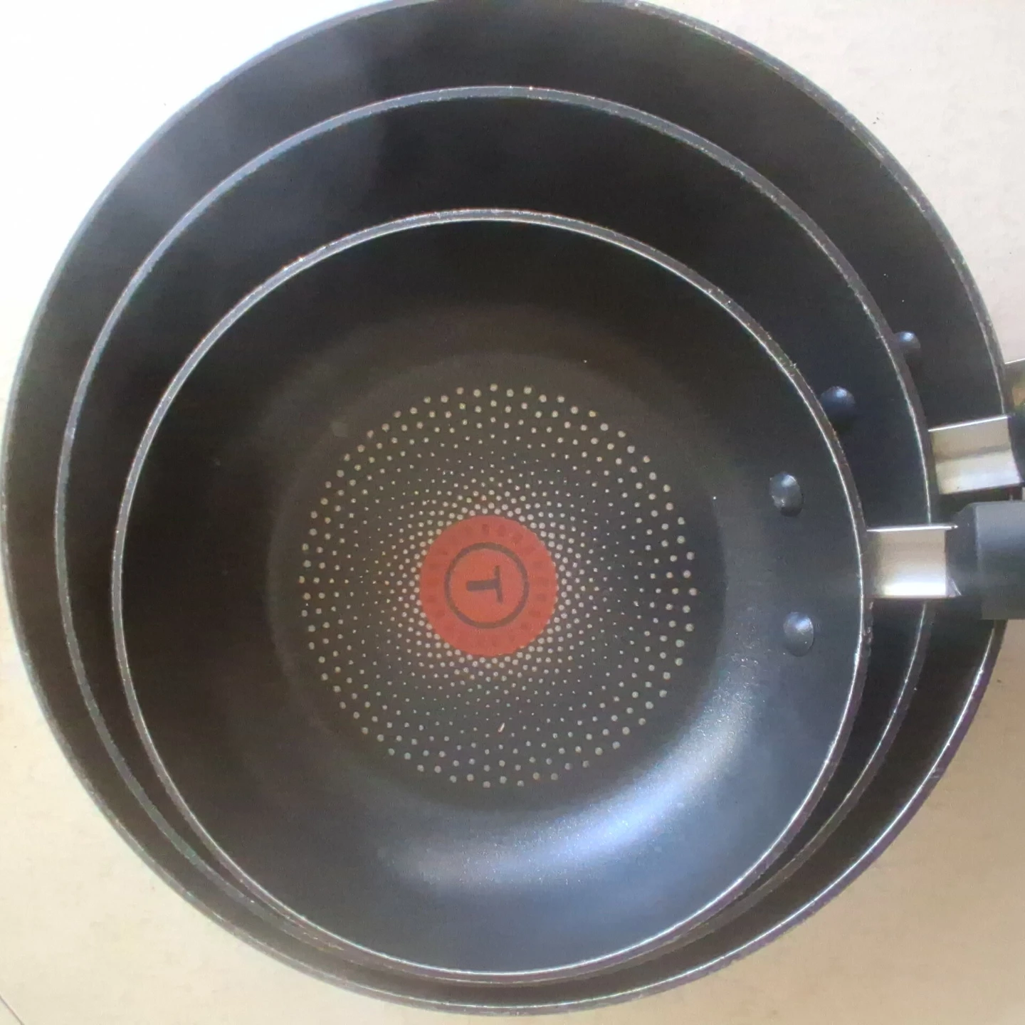 Non-stick frying pans