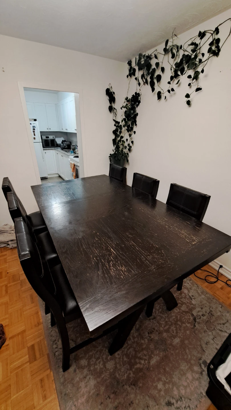 High Dining table and 6 high chairs - cover included as well - photo 2