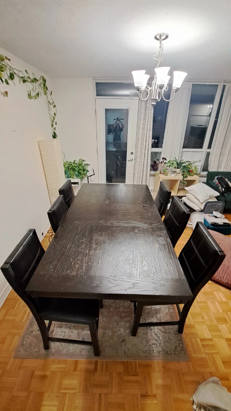 High Dining table and 6 high chairs - cover included as well - photo 3