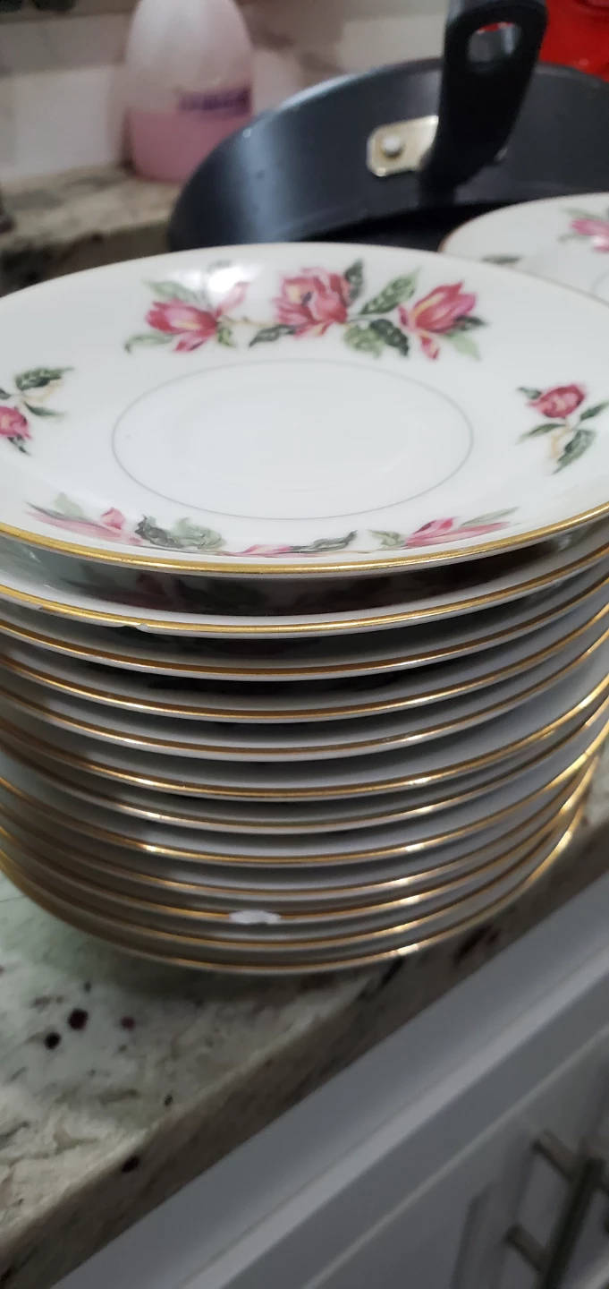 Sets of Porcelain Dinnerware. - photo 3