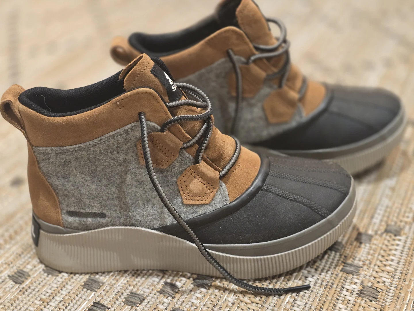 Sorel Boots - Tan and Grey - photo 4