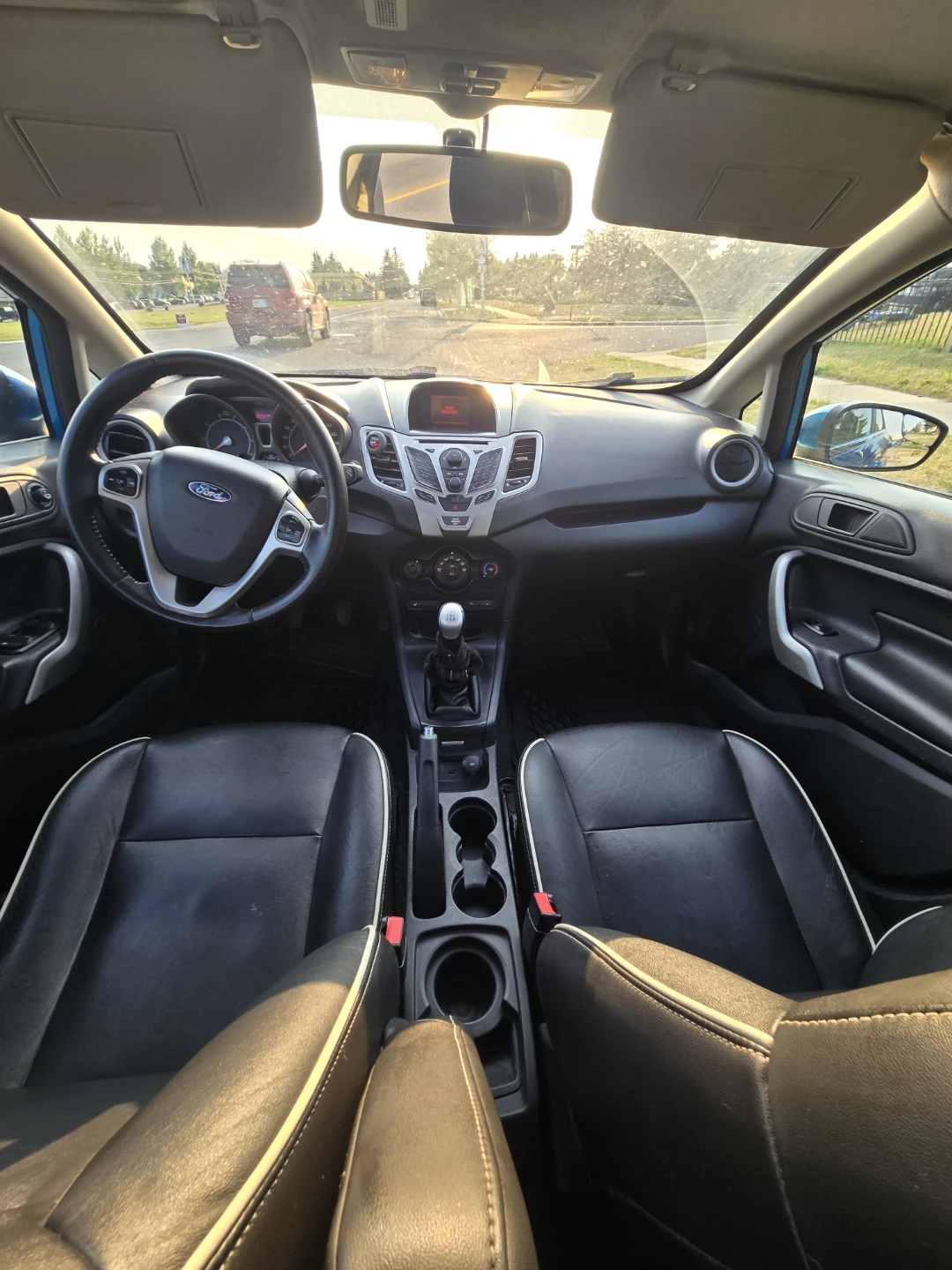 Blue 2012 Ford Fiesta SES Hatchback - photo 4