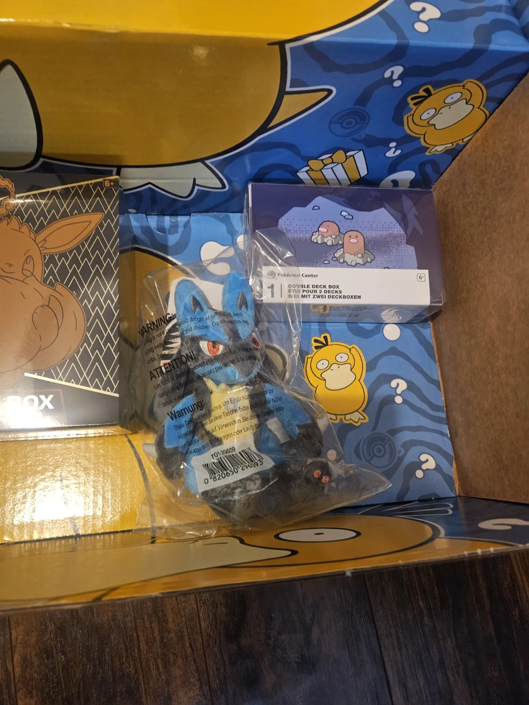 Shining Fates Etb/Plush/Deck Box - photo 2