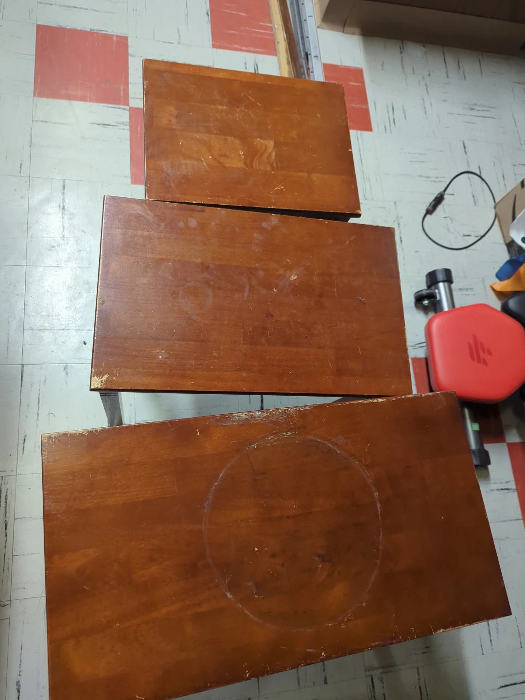 Free - 3 side tables - pick up Friday 28 - photo 2