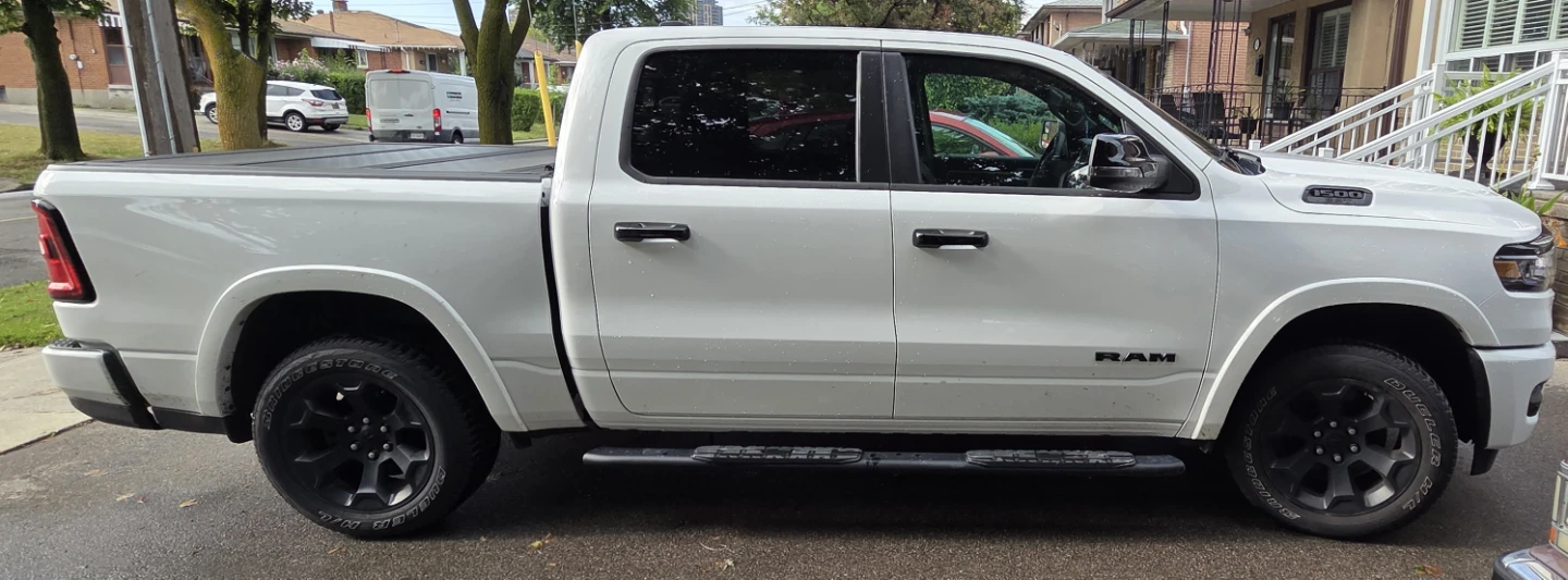 White Ram 1500 Pickup Truck - photo 4