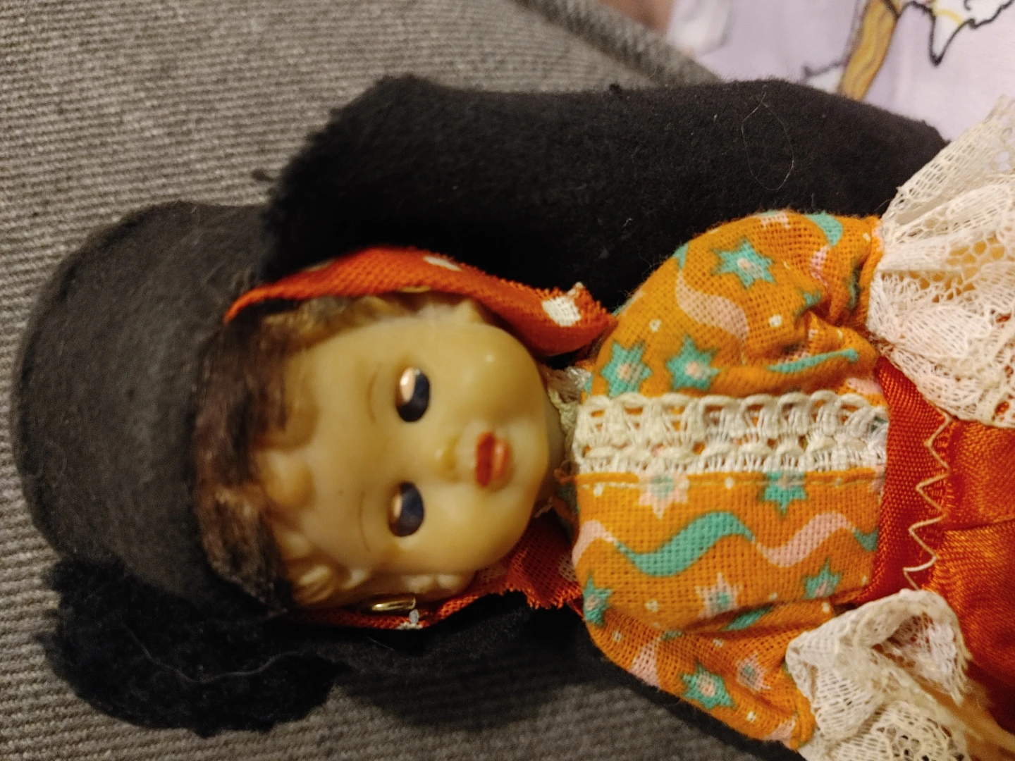 Vintage Collectable Doll in Traditional Outfit - photo 3