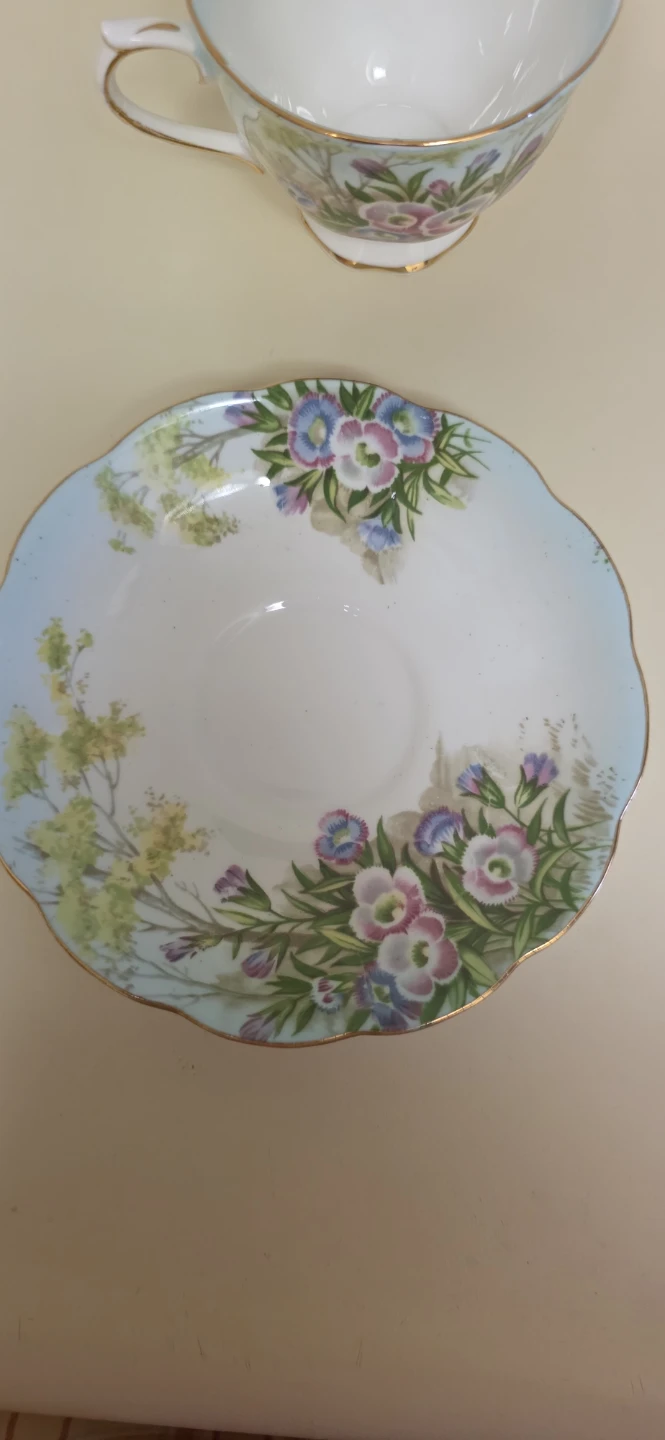 Royal Albert Fringed Gentian Teacup and Saucer Set - photo 3