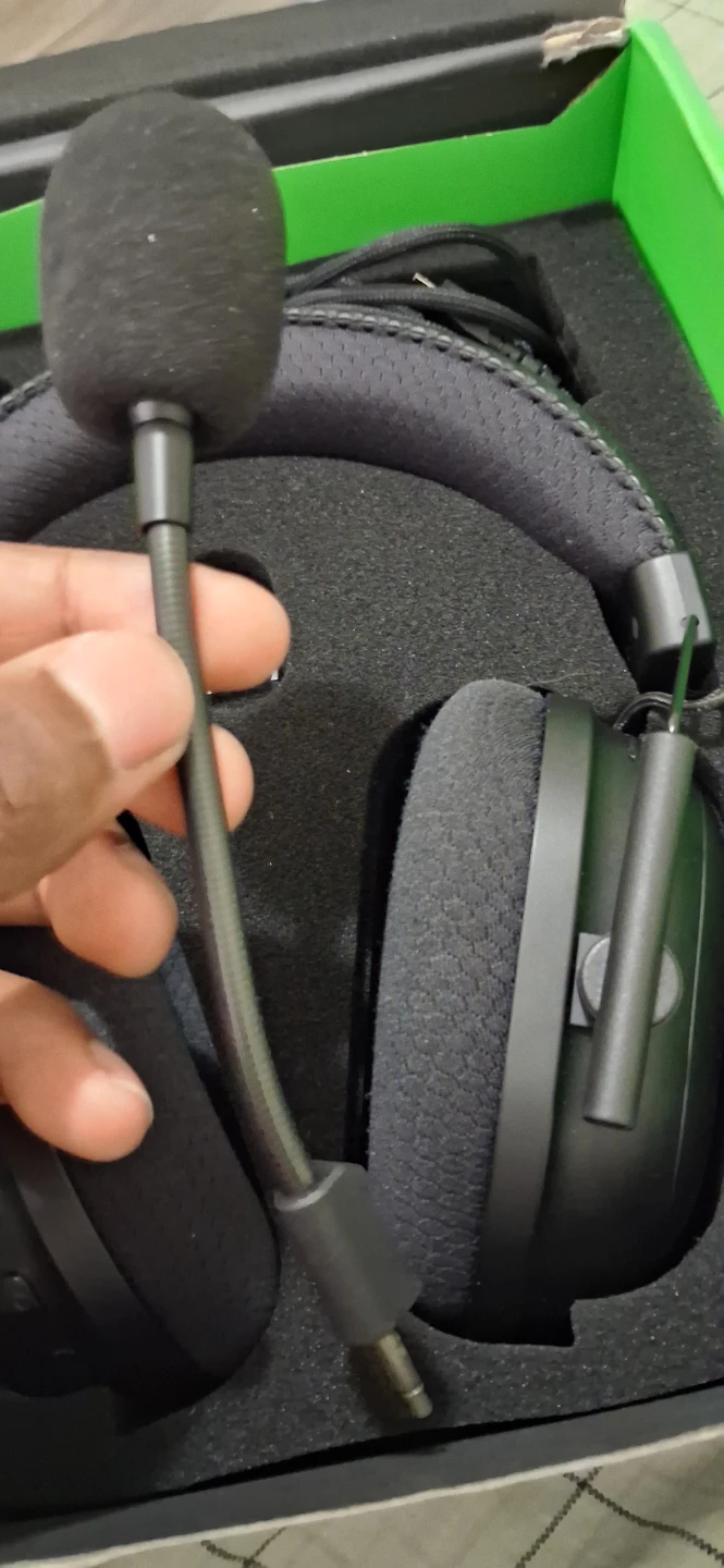 Razer BlackShark V2 Pro Wireless Gaming Headset - photo 4