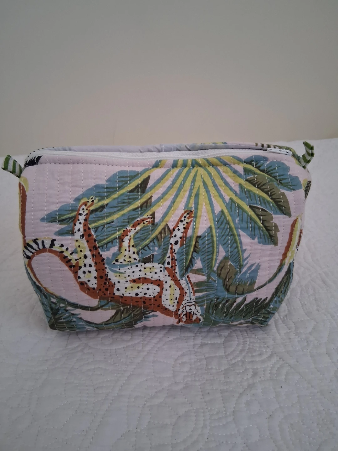 Set of 3 quilted jungle print cosmetic bags - photo 4