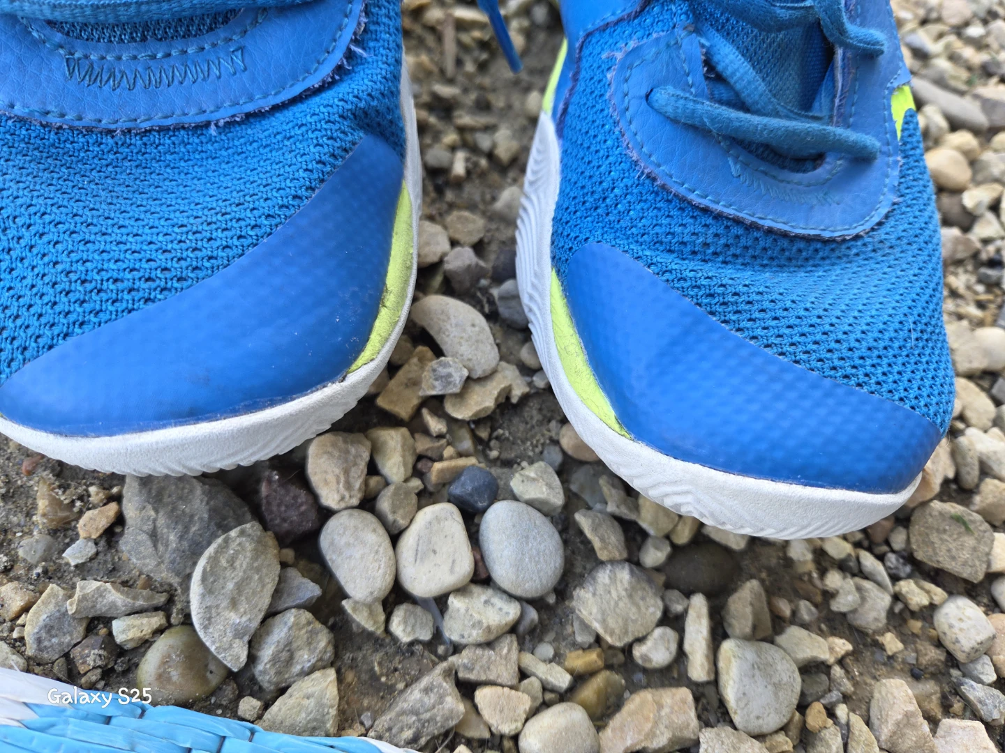 Under Armour Blue & Neon Running Shoes - photo 5