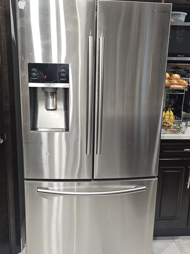 Samsung French Door Refrigerator with Ice and Water Dispenser