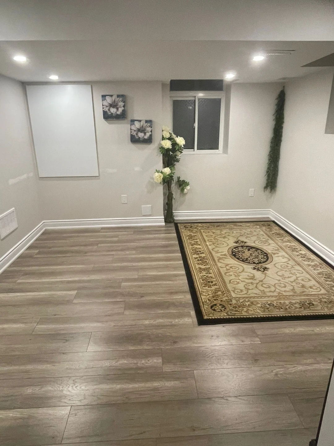 One Bedroom/living legal Basement apartment - photo 4