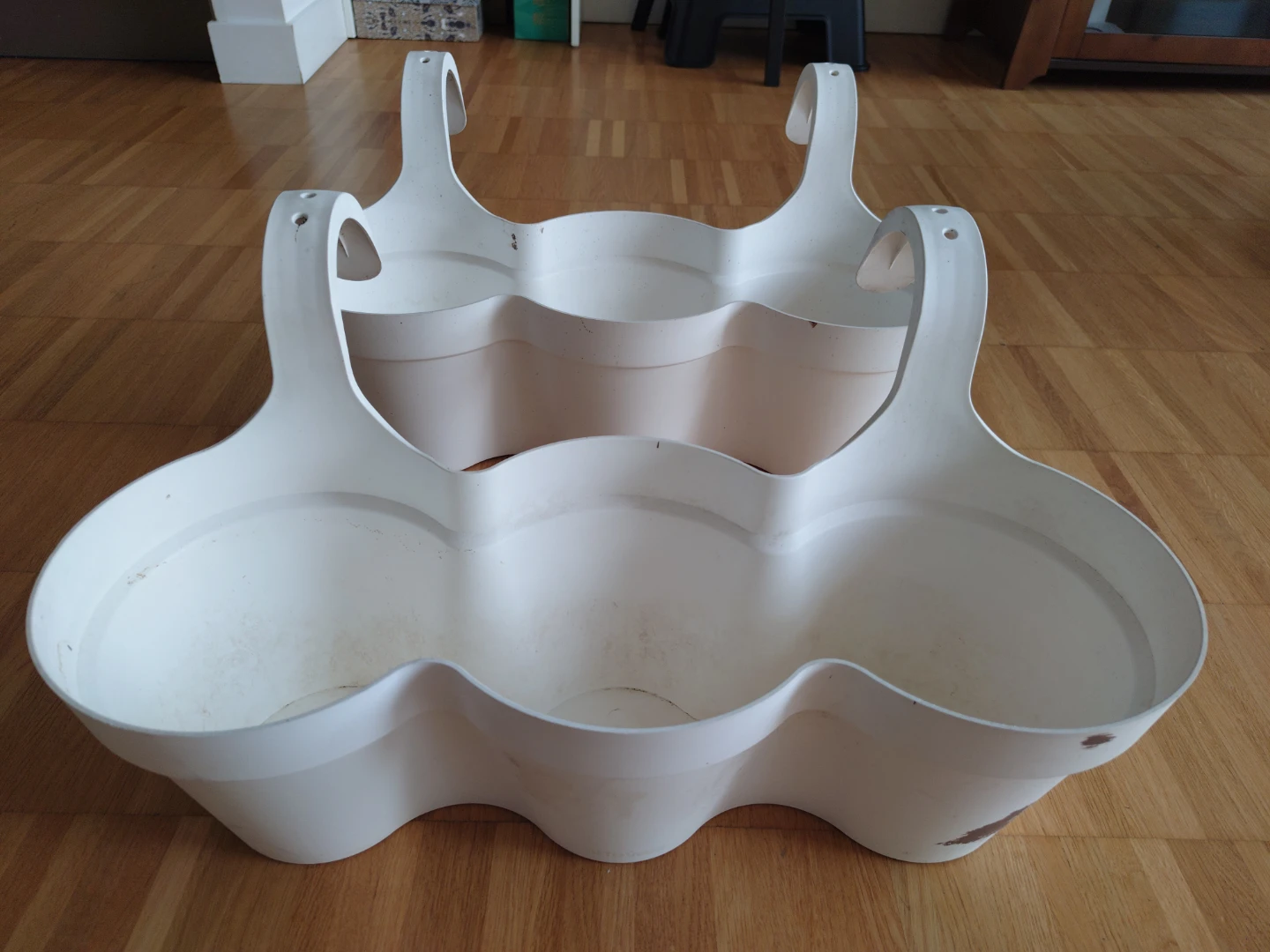 Stackable White Planters (Set of 2) - photo 2