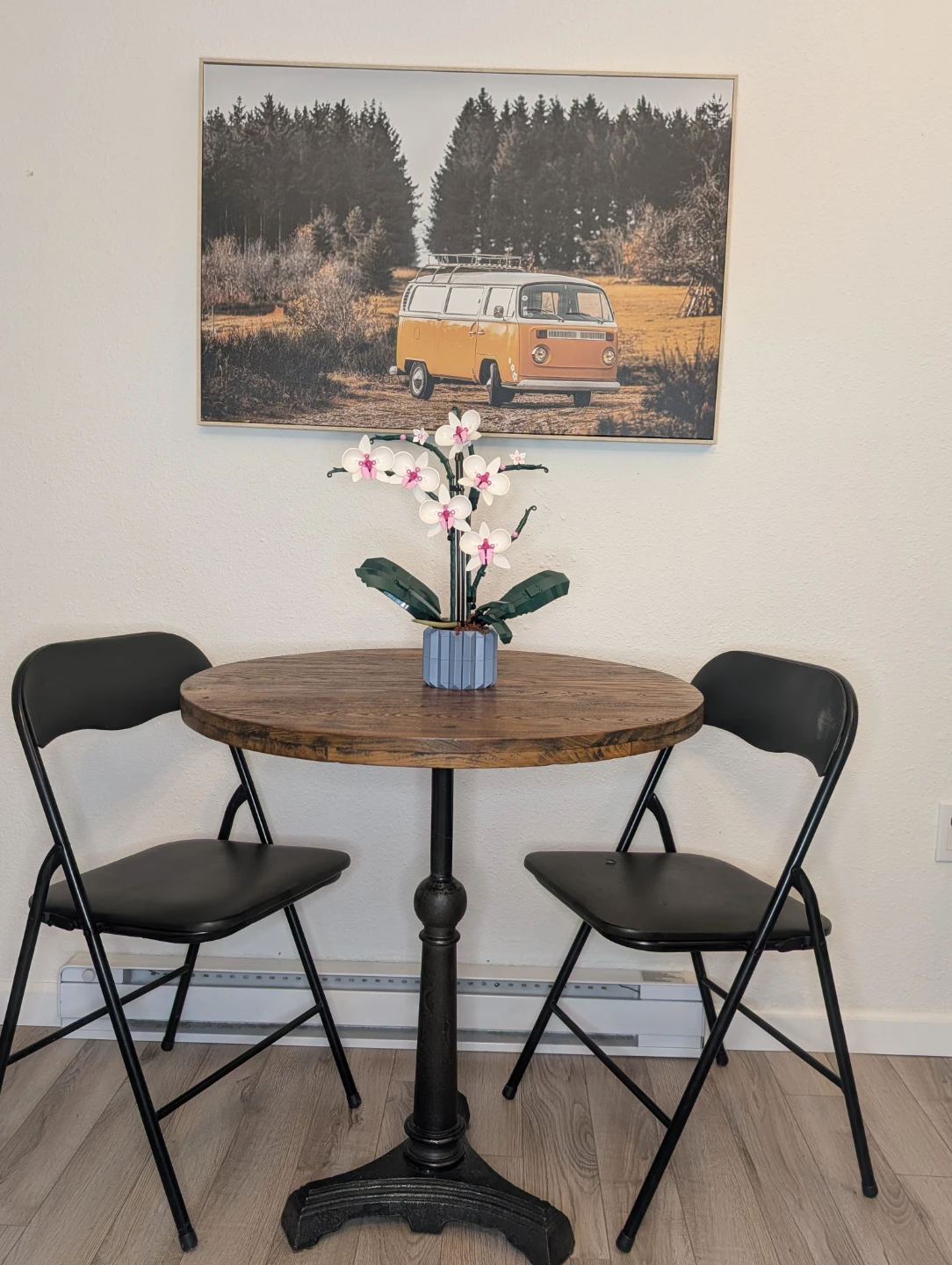 Round Wood Top Pedestal Table
