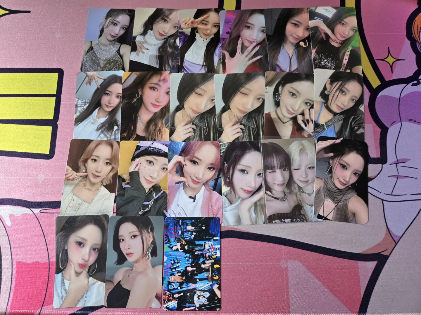 Purple Kiss Yuki Photocard Lot Collection K-Pop