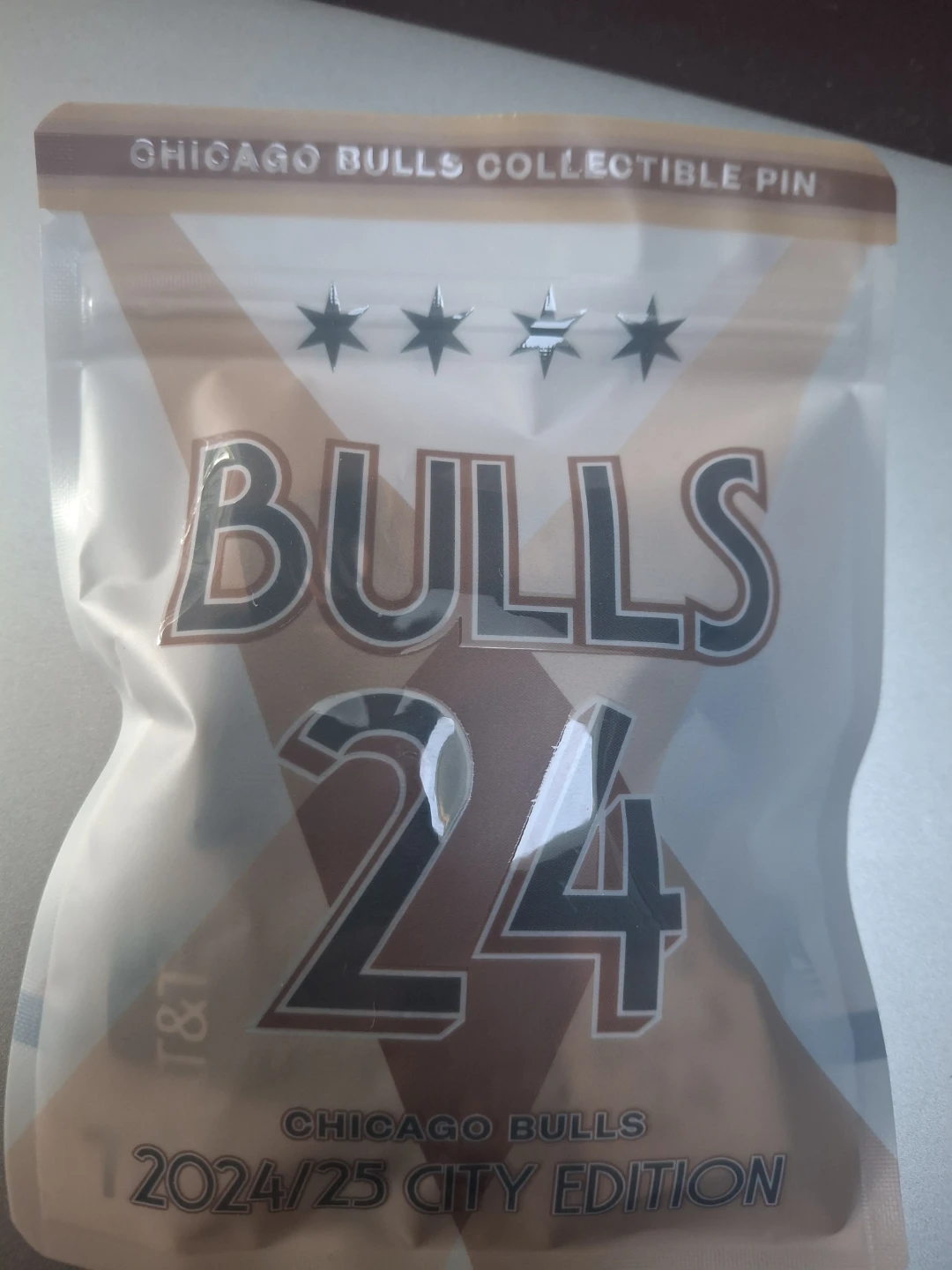 Chicago Bulls 24 Jersey Collectible Pin - photo 2