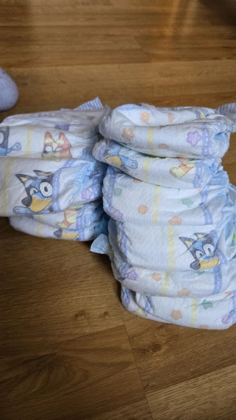 Luvs Bluey Size 4 Diapers