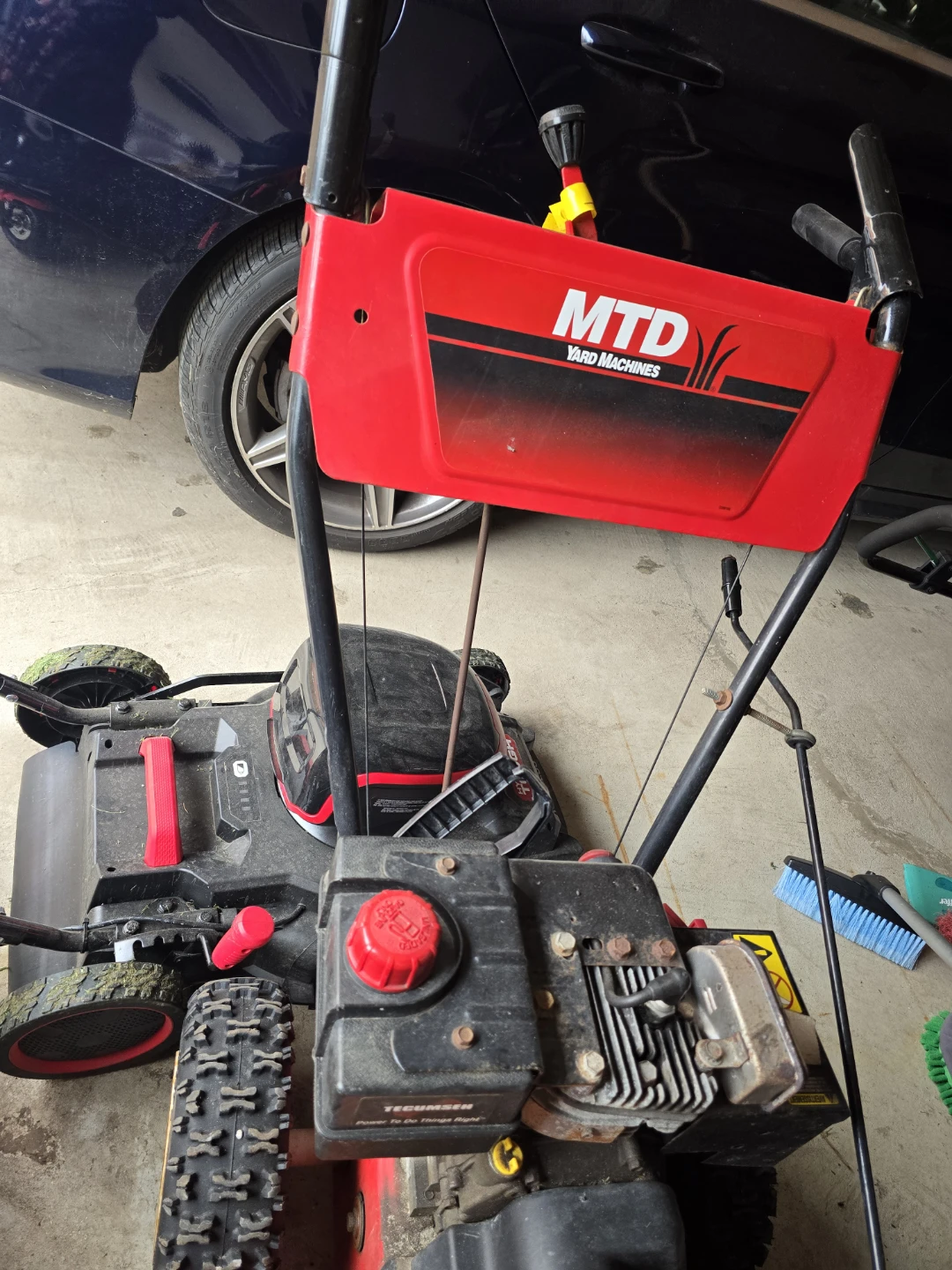 MTD Yard Machines Snow Blower 5HP/24" - photo 4