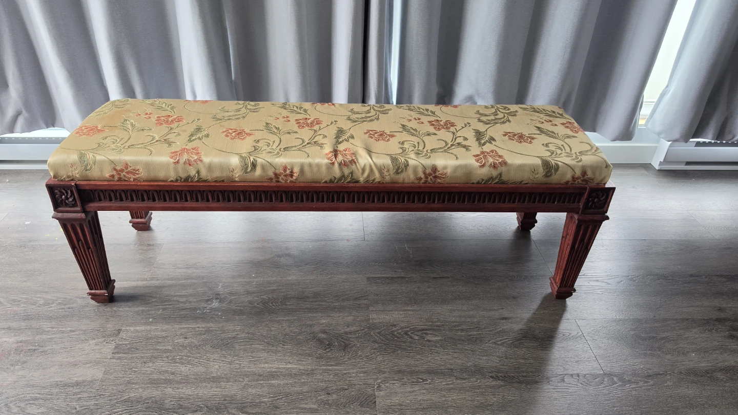 Vintage Upholstered Bench with Floral Pattern