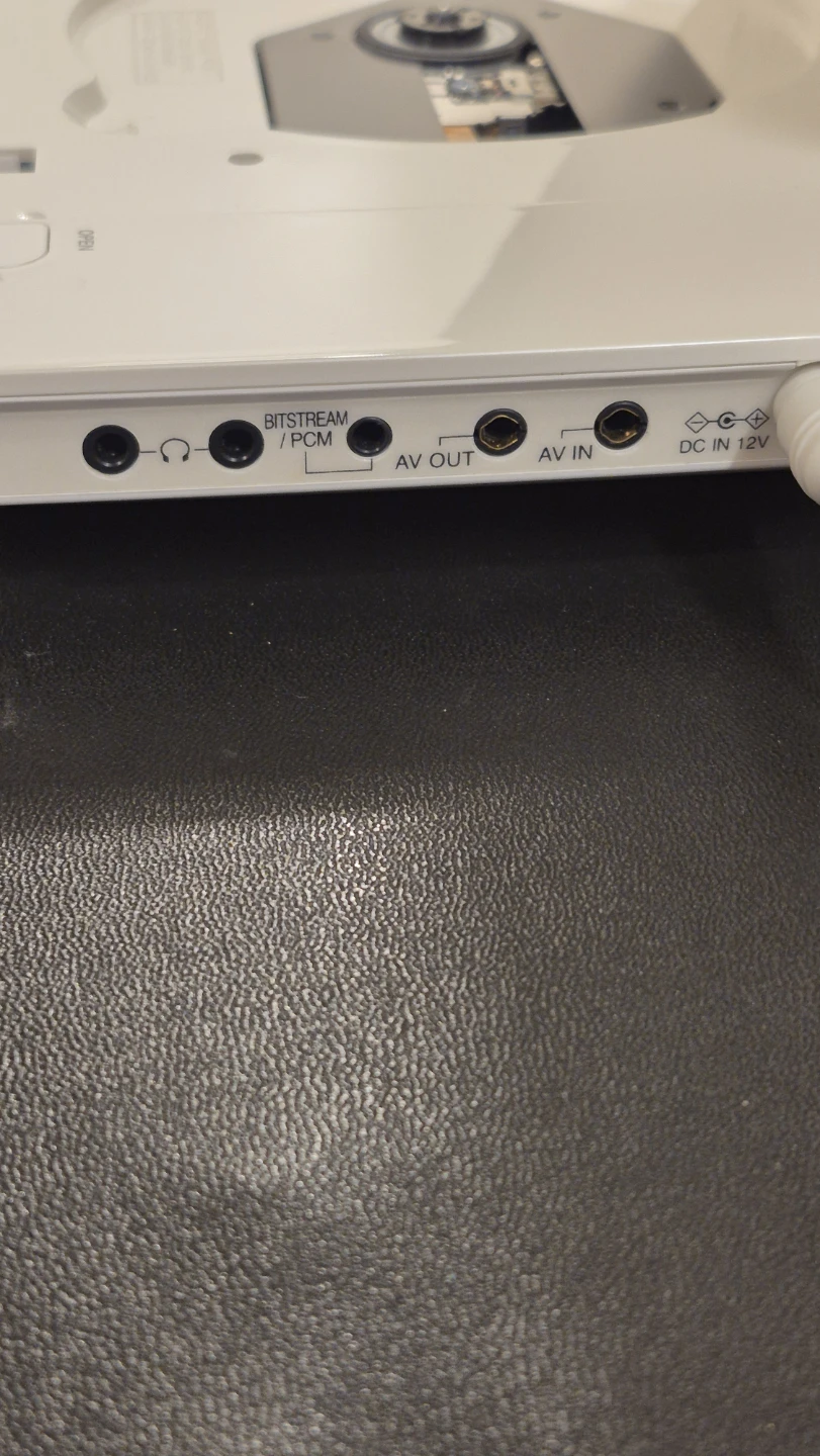 Toshiba Portable DVD Player with Remote & AC Adapter - photo 4
