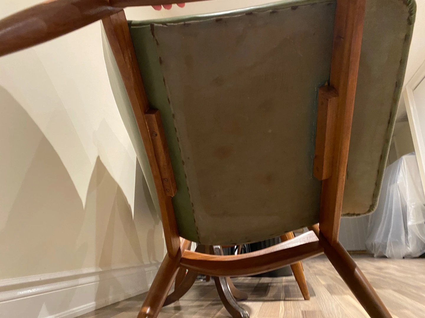 Vintage Rose wood Green faux Leather Armchair - photo 5