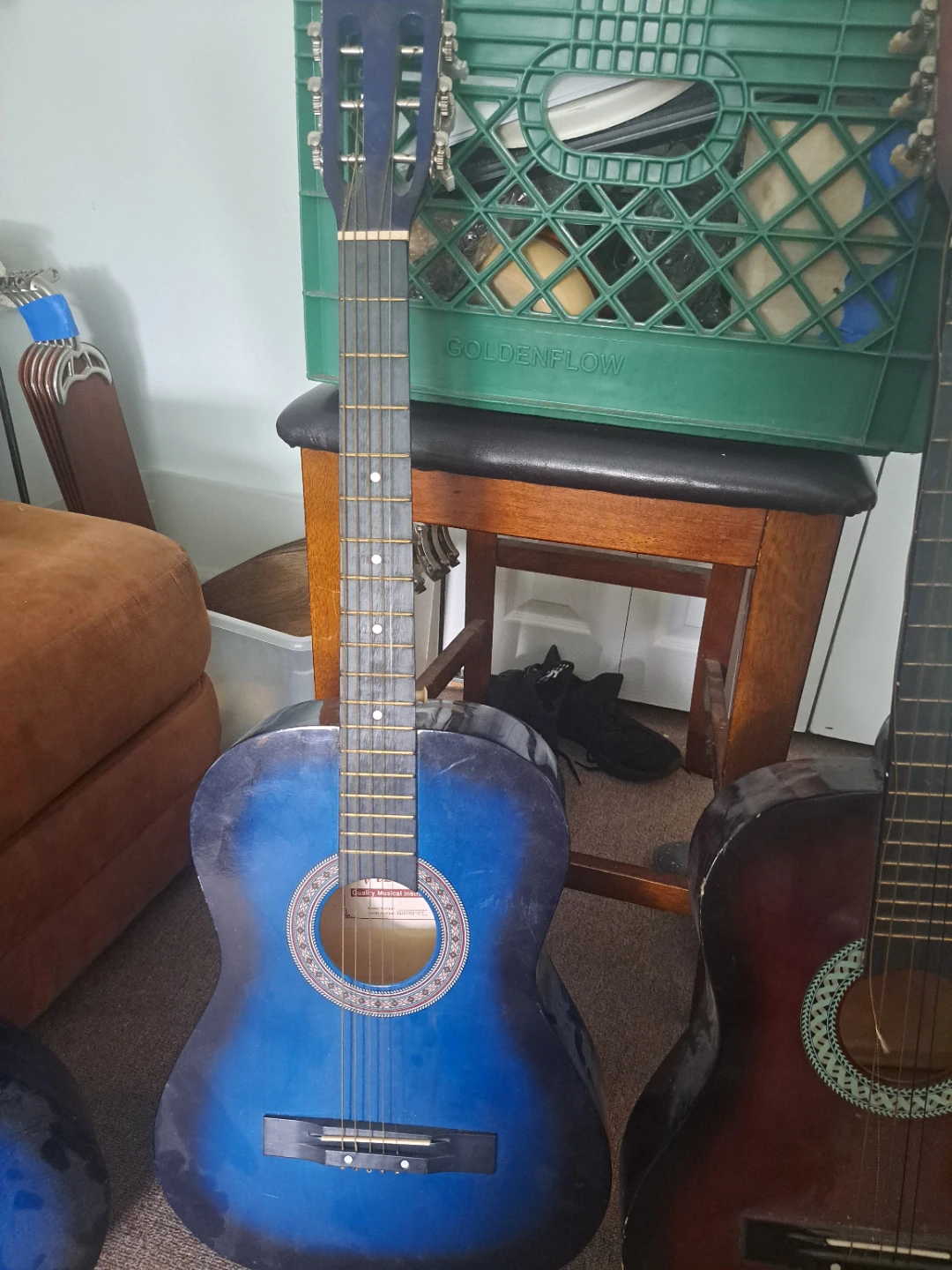 Beginners Guitars - photo 3