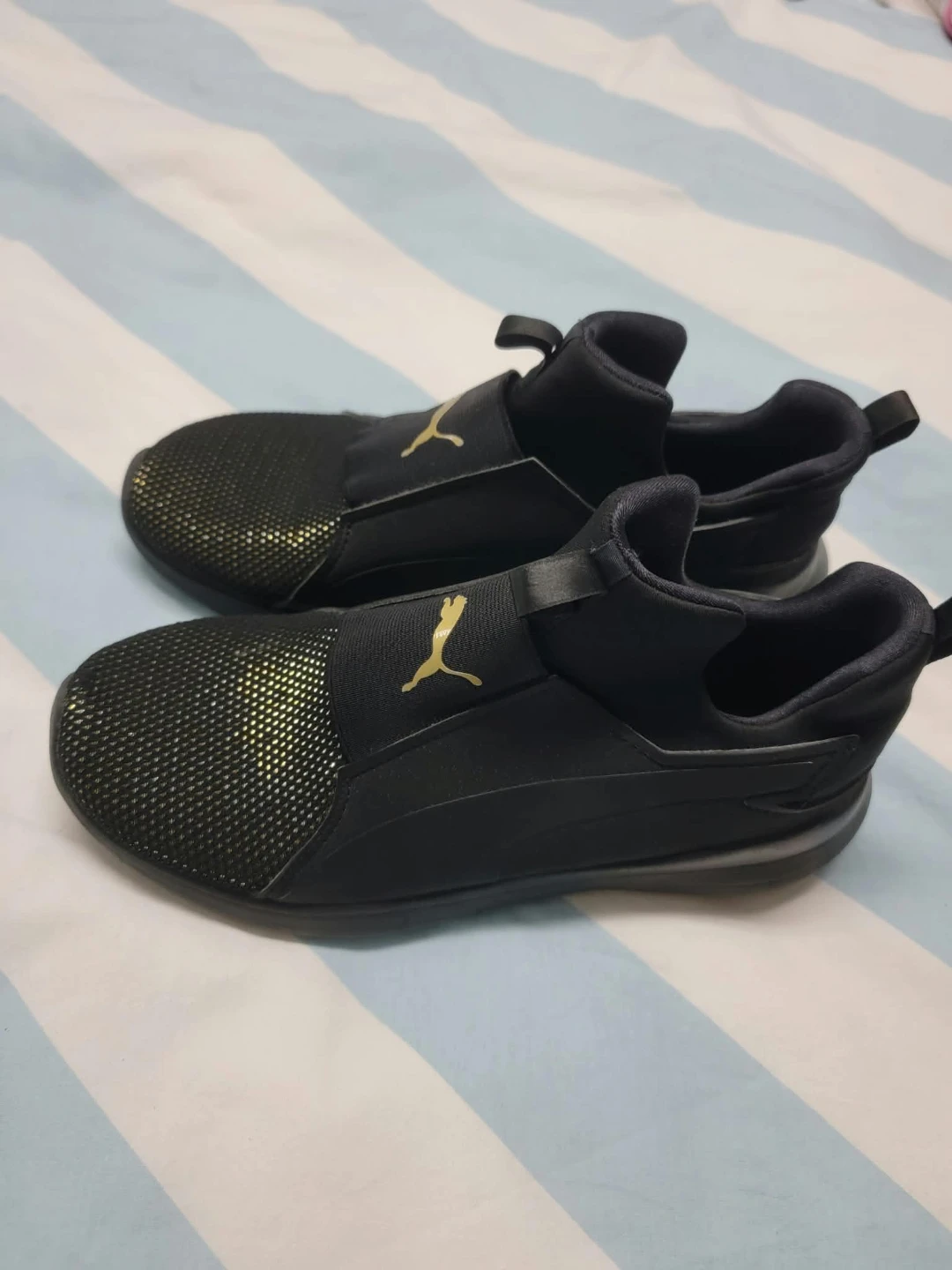Woman's  running shoes - photo 2