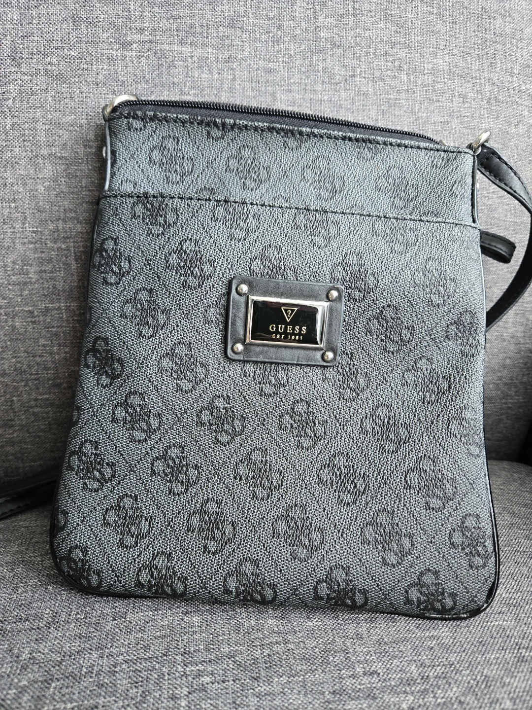 GUESS crossbody bag