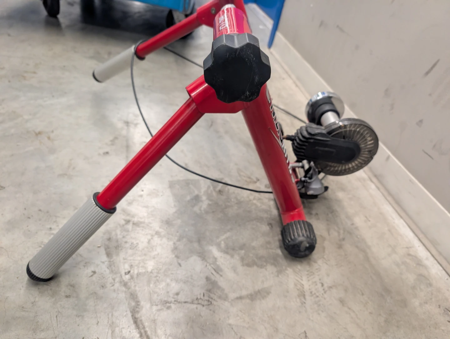 Beto Magritte Red Bicycle Bike Trainer - photo 5