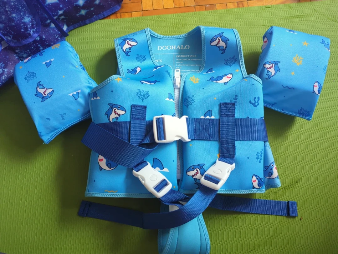 Brand New!!DOOHALO Kids Swim Vest