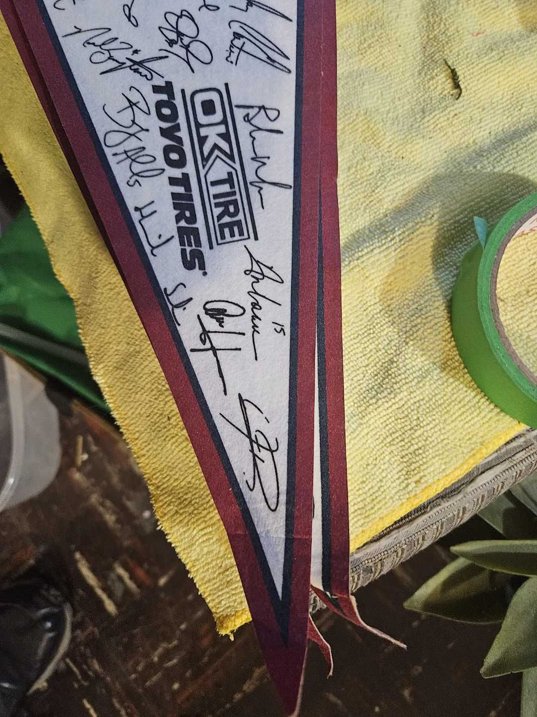 Signed Vancouver Canucks Pennant - photo 4