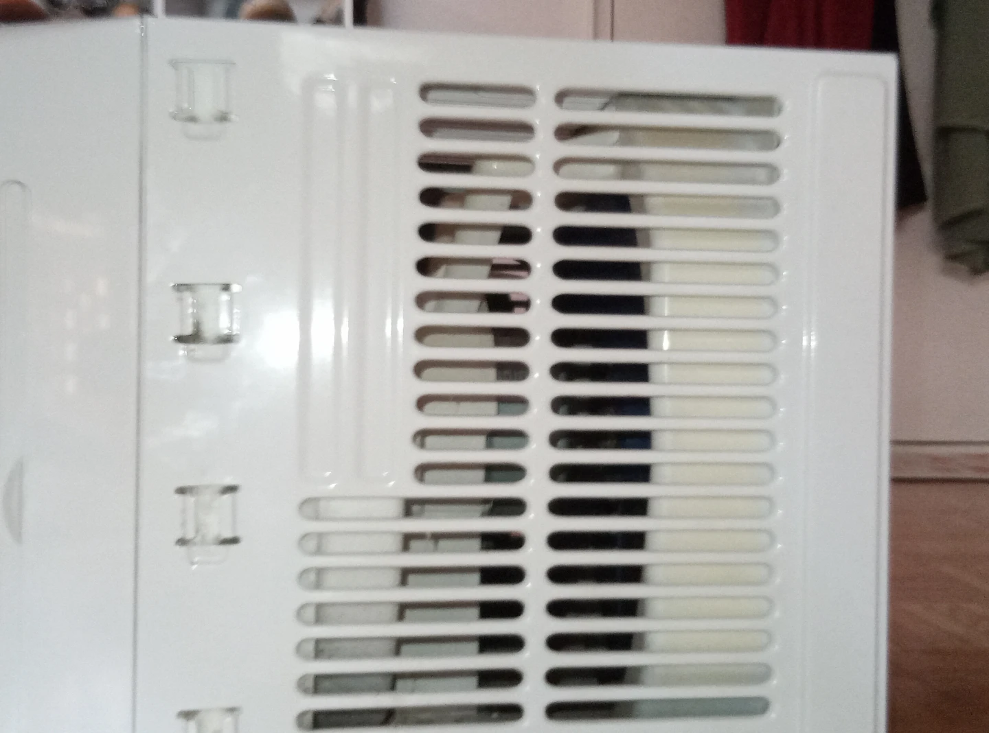 Midea Window Air Conditioner - photo 2