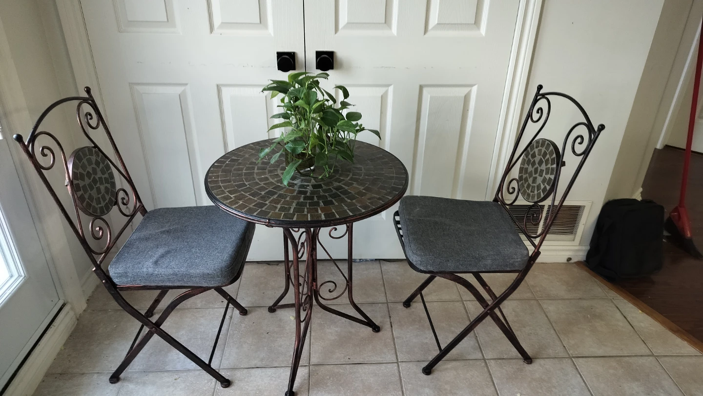 Mosaic Bistro Table and 2 Chairs Set