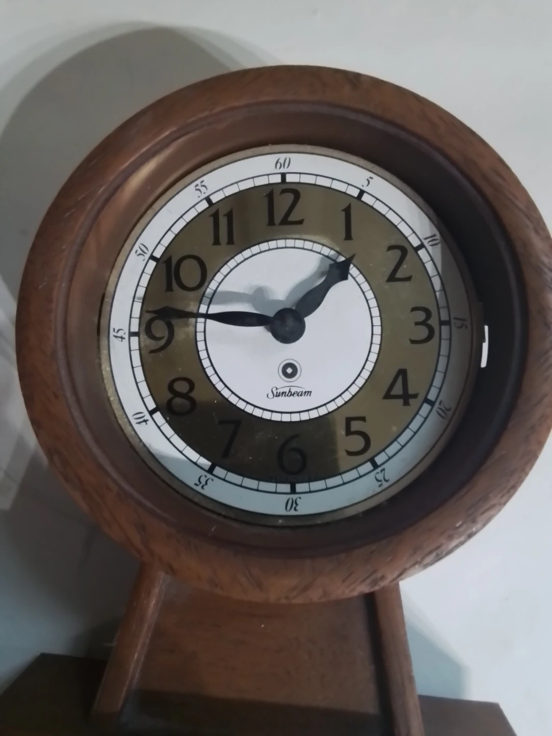 Sunbeam Electric Clock with Pendulum - photo 2