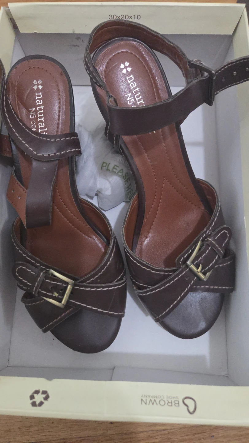 Naturalizer wedge