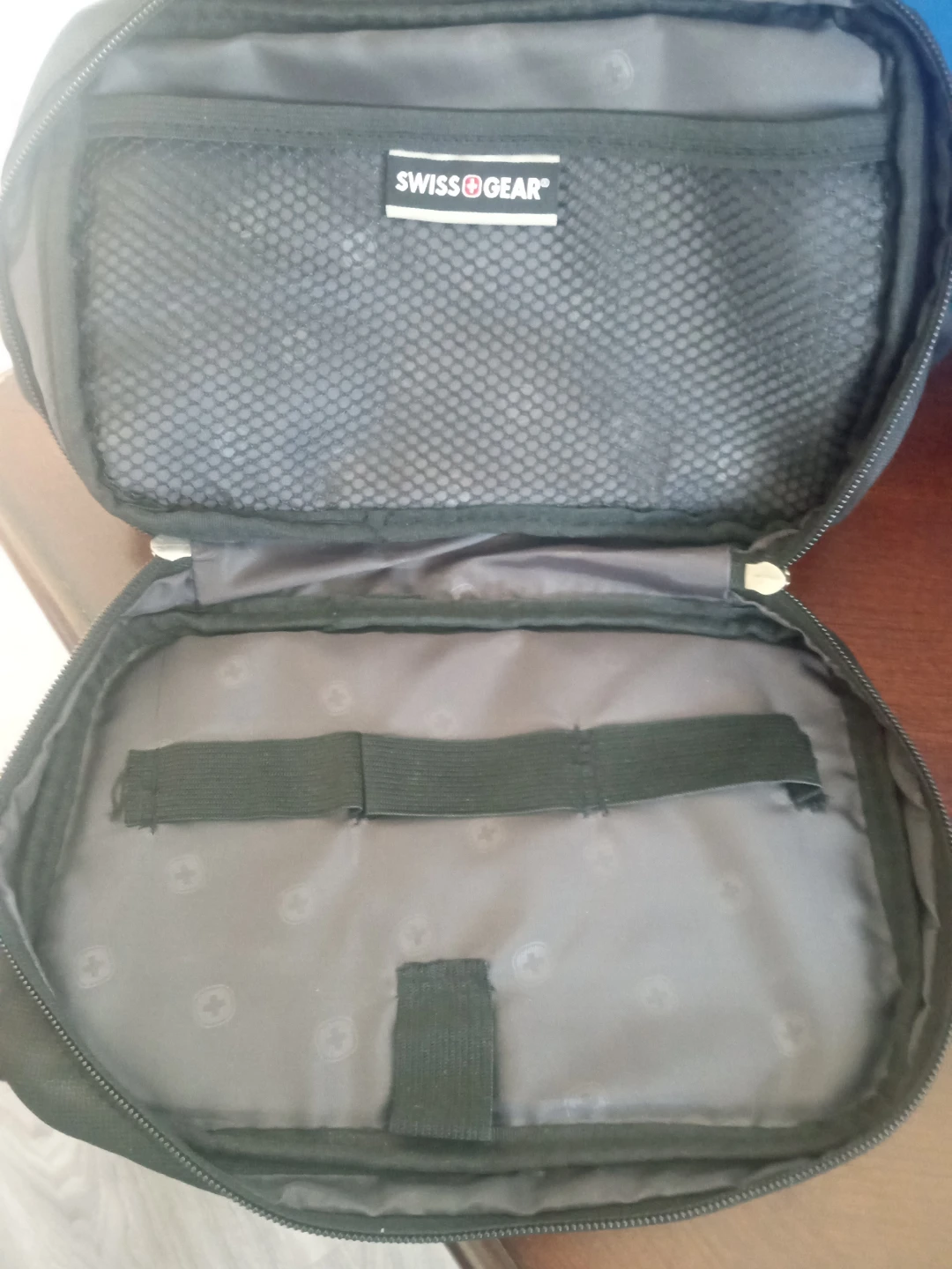 Swiss Gear Toiletry Bag - photo 3