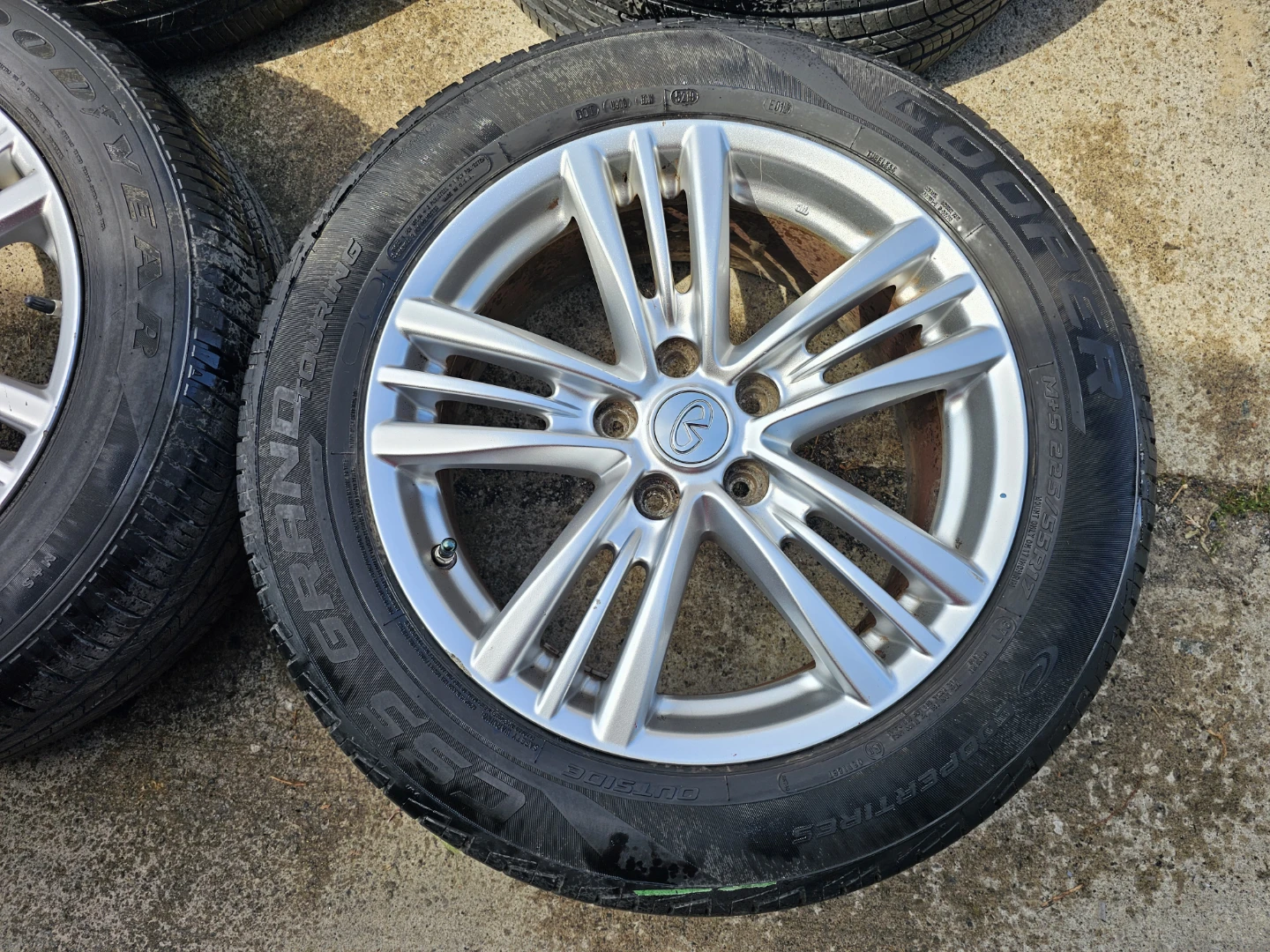 INFINITI G37 O.E.M RIMS AND ALL SEASON TIRES 225/55 R17 - photo 3